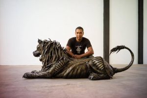 Lahcen Iwi Sculpture de pneus